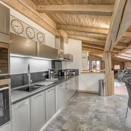 Equinox Apartment *